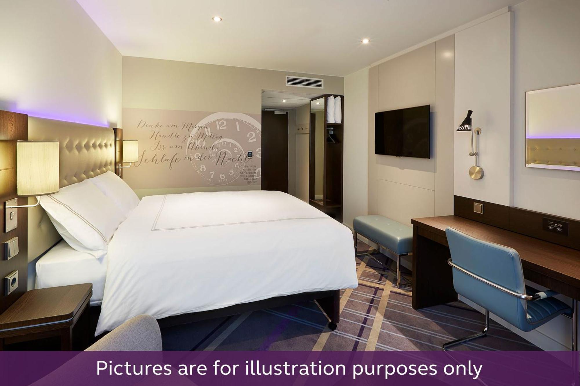 Premier Inn Duesseldorf City Centre Bagian luar foto