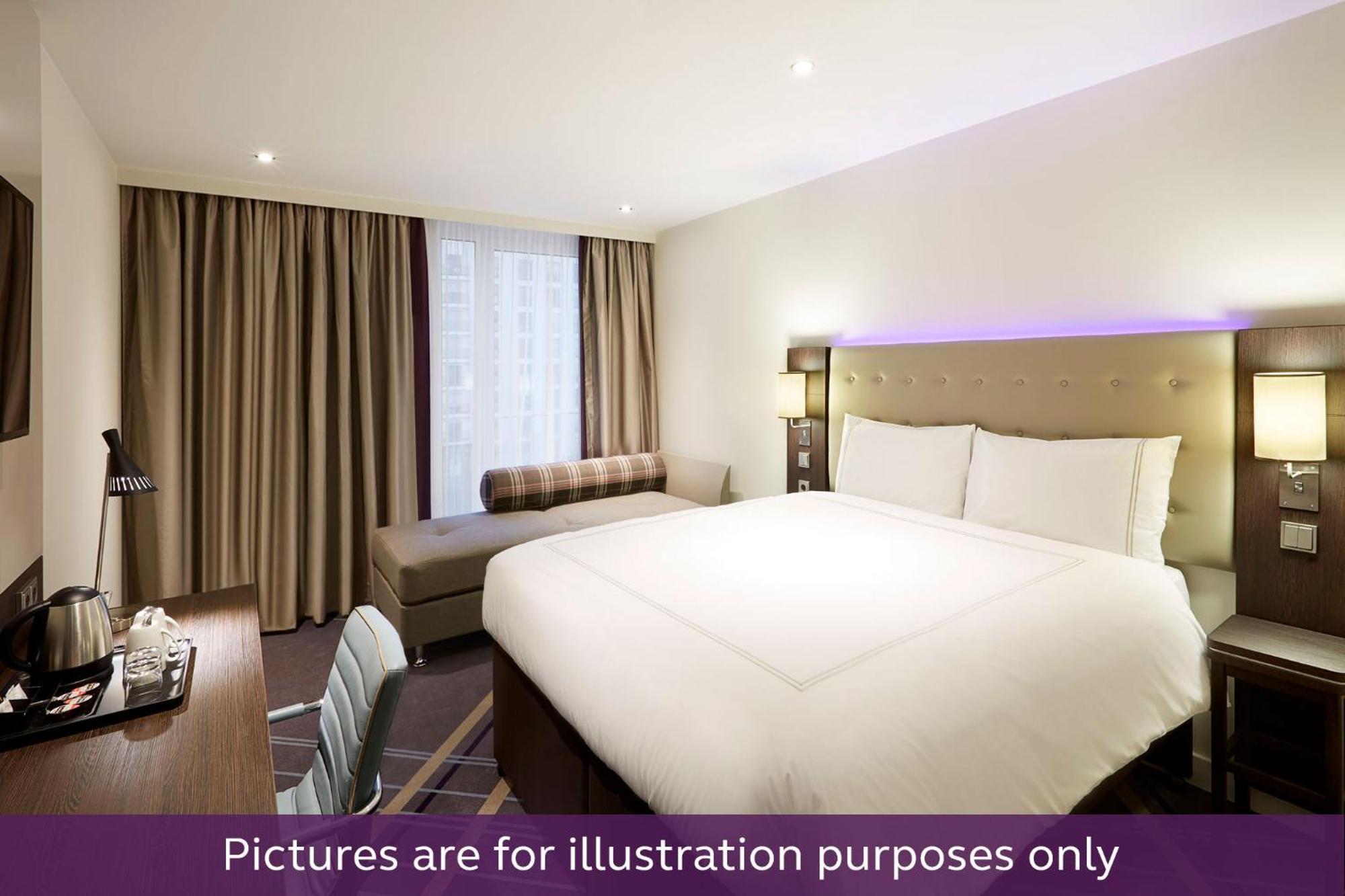 Premier Inn Duesseldorf City Centre Bagian luar foto